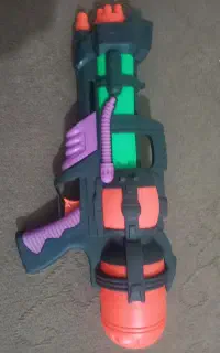 تفنگ آب‌پاش
