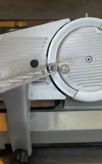 کالباس بر صنعتی برند محک