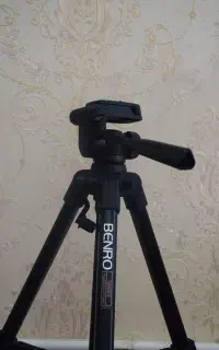 پایه دوربین عکاسی بنرو همراه با کیف دوربین