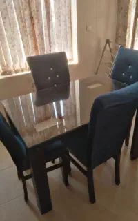 نهار خوری 4نفره جنس ام دی اف کاملا سالم