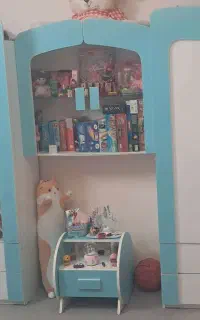 تخت و کمک کودک