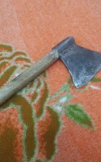 تبر فولادی قدیمی
