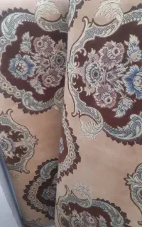 یک جفت پشتی در حد نو . ۲ میلیون..