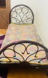 تخت یک نفره فلزی