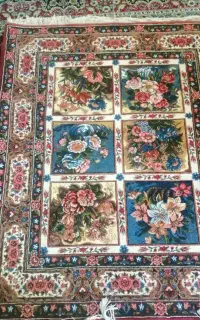 دو جفت قالیچه خشتی رنگ ثابت جهادی در ابعاد ۱۸۰×۱۳۵