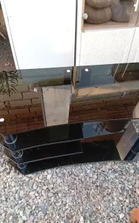 میز تلویزیون شیشه ای