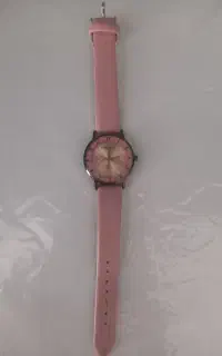 ساعت کاملا نو و زیبا