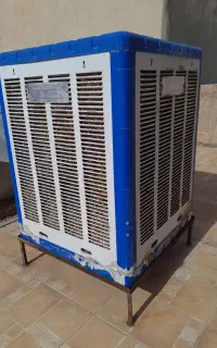 چهارپایه وکولرروی آن