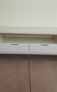 میز تلویزیون وساعت
