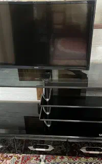 تلویزیون ۳۲اینچ سامسونگ همراه میز