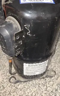 یک عدد کمپرسور ۵۵۲۴ کالتورن  گاز r22 پلمب ایسکرون