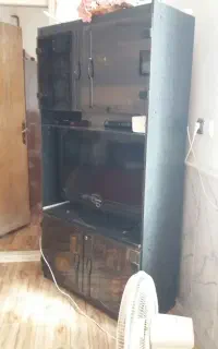 میز تلویزیون  محکم سالم.نیشابور بلوارجمهوری۴