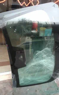 شیشه اتومبیل