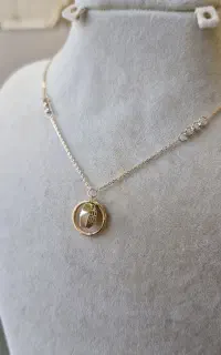 گردنبند نمادار بسیار مدرن