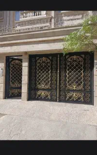 نقاشی ساختمان و رنگ کاری درب و پنجره با قیمت مناسب