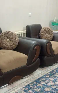 مبل ۷ نفره چرم با میز جلو مبلی ست چوبی