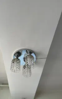۴ عدد لوستر و ۲ عدد دیواری