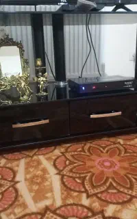 میز تلوزیون شیشه ای