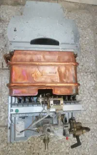 ابگرمکن دیواری بوتان  ۳۱۱۵ دست دوم و آبگرمکن گالن