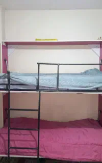 تخت دوطبقه جوان