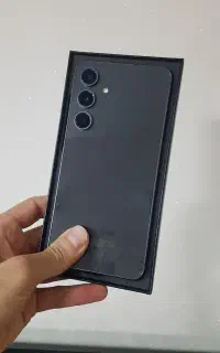 S24 fe با آداپتور اصلی و قاب