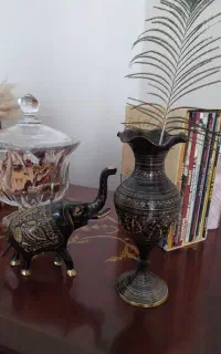 گلدان و فیل برنزی