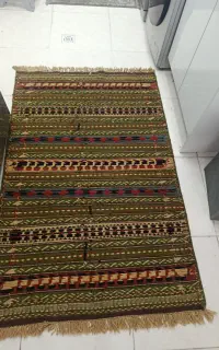 ۱عددگلیم دستبافت و۱عدد فرش دستبافت