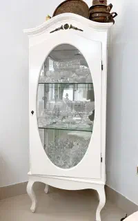 ویترین شیشه ای