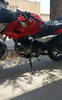 موتورسیکلت پالس ۱۳۵