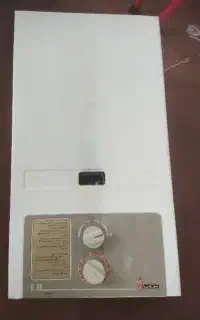 یک عدد  آبگرمکن