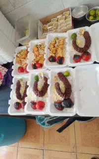 انواع کباب وغذاهای آماده با نان ساجی و برنج ایران