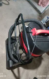 جاروبرقی پرقدرت اب خاک