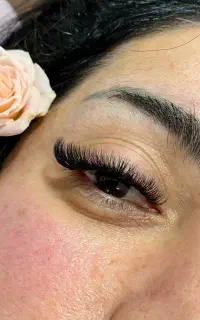 آموزش وخدمات اکستنشن و لیفت و لمینت مژه و ابرو