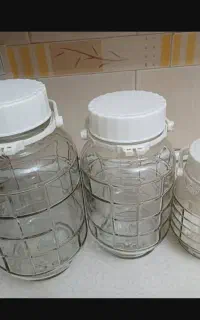 سه عدد شیشه در سه سایز