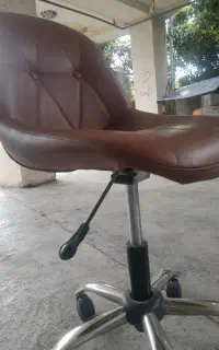 صندلی چرمی جک دار