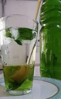 شربت نعنا و زعفران و سکنجبین و عرق نعنا