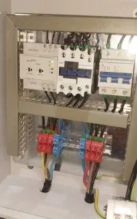 برقکارساختمان کوروش(کوی ملت) زیتون ملیراه