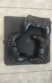Ps4 همراه با دسته و شارژر در حد نو