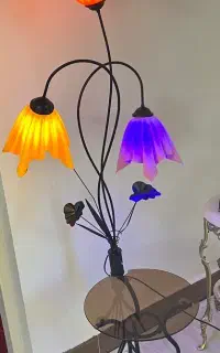 آباژور ایستاده