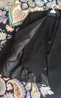 کت وشلوار در حد نو