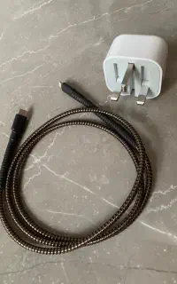 شارژ ۲۰ وات و کابل اورجینال اصلی آیفون