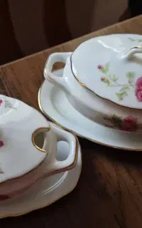 عسلخوری گلسرخی اصل و قدیمی مسعود
