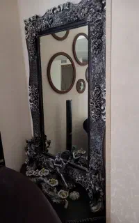 کنسول  و آینه و شمعدان