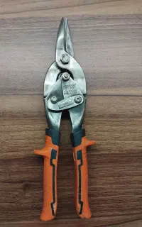 قیچی ورق بر میدوست آمریکایی اصل