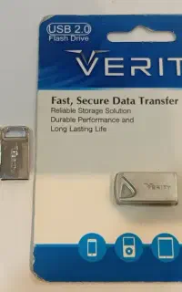 ۳ عددفلش ۶۴گیگ و یک عدد ۳۲ گیگ usb3