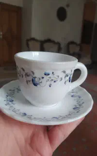فنجان و نعلبکی قهوه خوری آرکوپال گل آبی اصل امارات