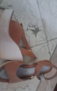 کفش پاشنه بلند لژ دار