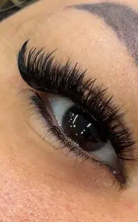 آموزش و خدمات کاشت مژه هیدن