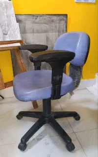 صندلی چرخدار در حد نو