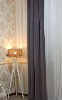 آباژور ایستاده